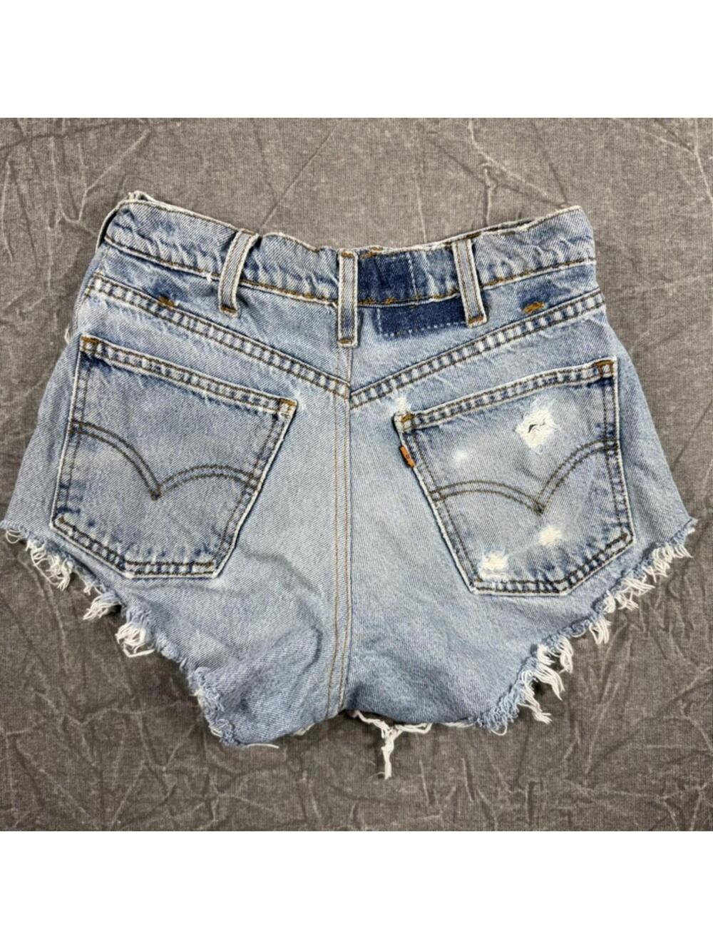 Levi's Shorts Women's S Blue Distressed Jeans - Picture 6 of 7